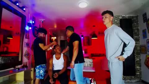 Snapshot of extrangers chatting on 01/17/25, 12:10 extrangers online show from 01/17/25, 12:10