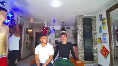 Snapshot of extrangers chatting on 01/27/25, 12:05 extrangers online show from 01/27/25, 12:05