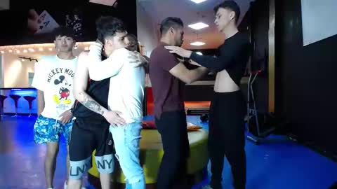 Snapshot of extrangers chatting on 02/11/25, 12:16 extrangers online show from 02/11/25, 12:16