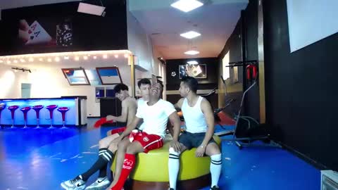 Snapshot of extrangers chatting on 02/14/25, 12:03 extrangers online show from 02/14/25, 12:03