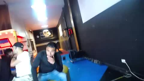 Snapshot of extrangers chatting on 03/03/25, 12:05 extrangers online show from 03/03/25, 12:05