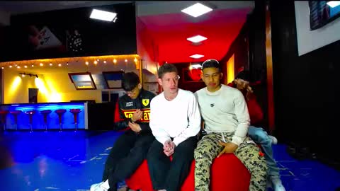 Snapshot of extrangers chatting on 09/14/25, 11:42 extrangers online show from 09/14/25, 11:42