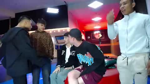 Snapshot of extrangers chatting on 09/15/25, 12:16 extrangers online show from 09/15/25, 12:16