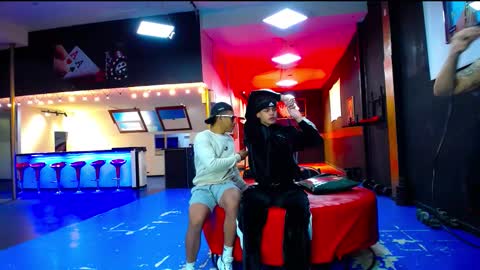 Snapshot of extrangers chatting on 09/20/25, 11:33 extrangers online show from 09/20/25, 11:33