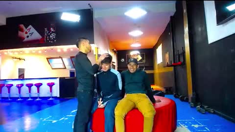 Snapshot of extrangers chatting on 09/22/25, 11:34 extrangers online show from 09/22/25, 11:34