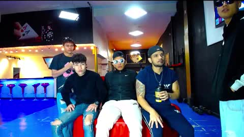 Snapshot of extrangers chatting on 09/30/25, 11:04 extrangers online show from 09/30/25, 11:04