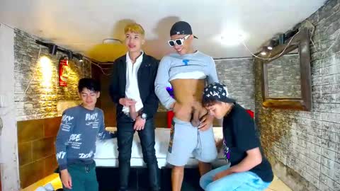 Snapshot of extrangers chatting on 10/03/25, 12:13 extrangers online show from 10/03/25, 12:13