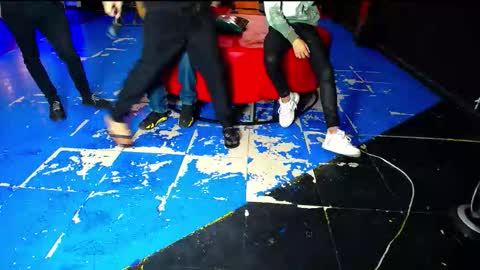 Snapshot of extrangers chatting on 11/02/25, 01:02 extrangers online show from 11/02/25, 01:02