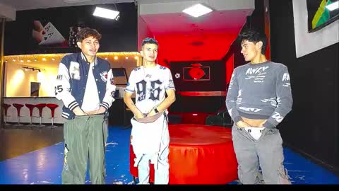 Snapshot of extrangers chatting on 11/07/25, 01:55 extrangers online show from 11/07/25, 01:55