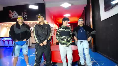 Snapshot of extrangers chatting on 11/11/25, 01:11 extrangers online show from 11/11/25, 01:11