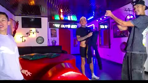 extrangers online show from 02/22/26, 12:15