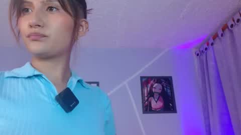 Snapshot of eyes_moonn chatting on 11/25/25, 01:27 eyes_moonn online show from 11/25/25, 01:27