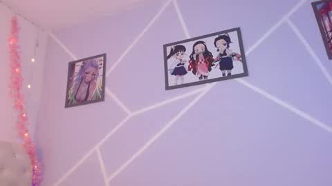 Snapshot of eyes_moonn chatting on 11/27/25, 12:35 eyes_moonn online show from 11/27/25, 12:35