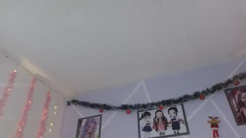 Snapshot of eyes_moonn chatting on 12/01/25, 12:48 eyes_moonn online show from 12/01/25, 12:48