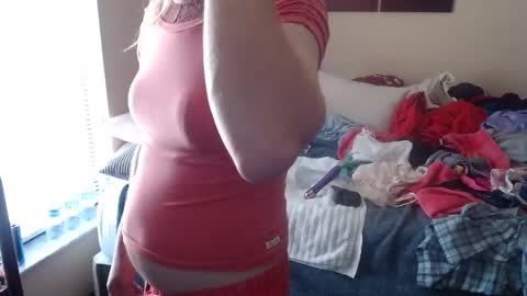 Snapshot of eyeswall0w chatting on 09/19/25, 12:39 eyeswall0w online show from 09/19/25, 12:39