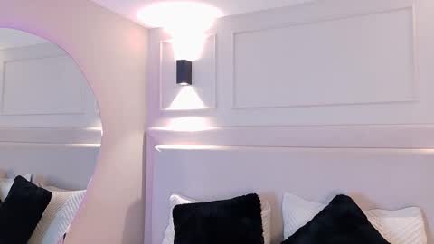 eymicooper online show from 11/08/25, 07:45