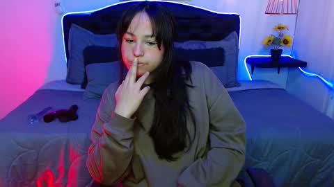 eymmy_24 online show from 09/23/25, 01:30