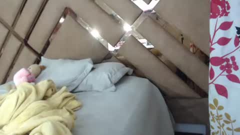 eyshaexotii online show from 04/28/26, 01:15