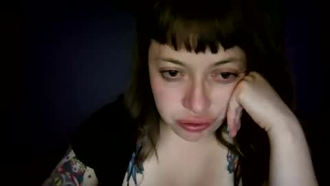 Snapshot of ezlngirl chatting on 01/14/25, 01:36 Aimee online show from 01/14/25, 01:36