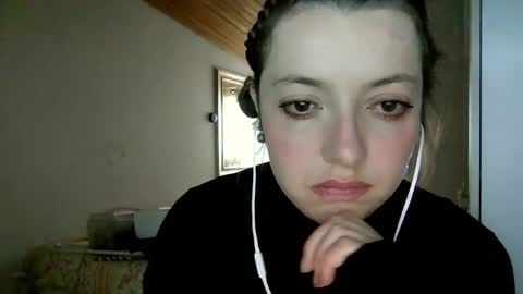 Snapshot of ezlngirl chatting on 02/25/25, 06:53 Aimee online show from 02/25/25, 06:53