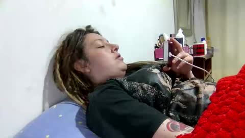 Snapshot of ezlngirl chatting on 02/09/26, 01:31 Aimee online show from 02/09/26, 01:31