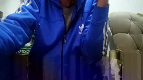 Snapshot of ezz_3zoo1 chatting on 03/19/26, 02:37 weza online show from 03/19/26, 02:37