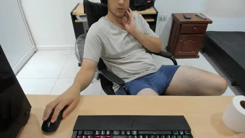 Snapshot of ezzeq chatting on 03/15/26, 03:45 Ezzeq online show from 03/15/26, 03:45