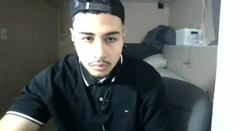 Snapshot of ezzteban935 chatting on 05/30/26, 11:57 ezzteban935 online show from 05/30/26, 11:57