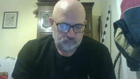 Snapshot of f1zzeek chatting on 03/31/26, 10:21 f1zzeek online show from 03/31/26, 10:21