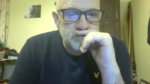 Snapshot of f1zzeek chatting on 04/07/26, 10:42 f1zzeek online show from 04/07/26, 10:42