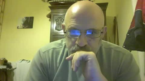 Snapshot of f1zzeek chatting on 04/15/26, 10:10 f1zzeek online show from 04/15/26, 10:10