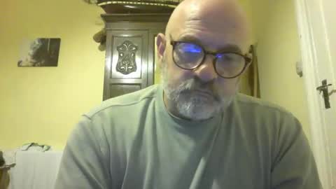 Snapshot of f1zzeek chatting on 04/16/26, 09:39 f1zzeek online show from 04/16/26, 09:39