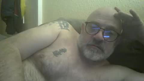 Snapshot of f1zzeek chatting on 04/23/26, 09:39 f1zzeek online show from 04/23/26, 09:39
