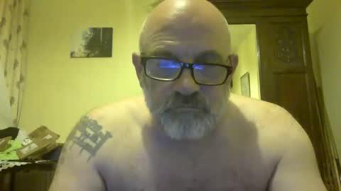 Snapshot of f1zzeek chatting on 04/28/26, 12:31 f1zzeek online show from 04/28/26, 12:31