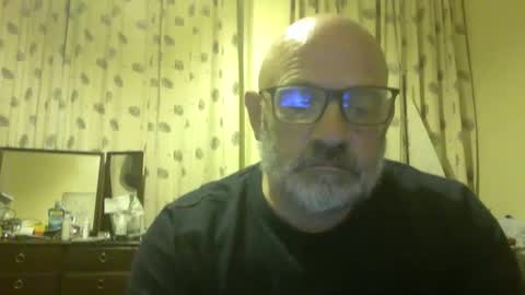 Snapshot of f1zzeek chatting on 05/17/26, 12:52 f1zzeek online show from 05/17/26, 12:52
