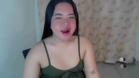 Snapshot of f3ckdollucy chatting on 12/09/24, 02:56 yanna online show from 12/09/24, 02:56