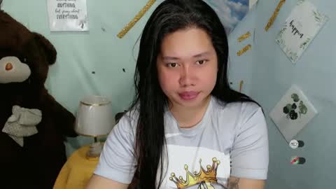 Snapshot of f3ckdollucy chatting on 02/07/25, 12:28 yanna online show from 02/07/25, 12:28