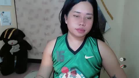 Snapshot of f3ckdollucy chatting on 03/11/25, 08:20 yanna online show from 03/11/25, 08:20