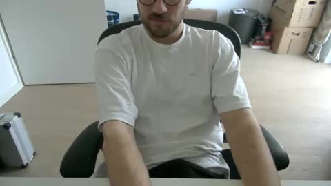 Snapshot of fabian_196 chatting on 03/06/26, 07:16 Call me bitch online show from 03/06/26, 07:16