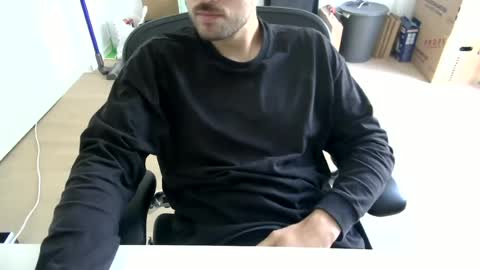 Snapshot of fabian_196 chatting on 06/14/26, 10:39 Call me bitch online show from 06/14/26, 10:39