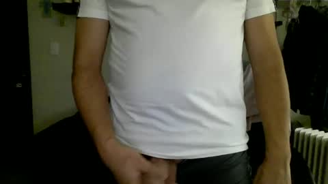 Snapshot of fabianbartolo chatting on 06/15/26, 11:29 Fabian Bartolo online show from 06/15/26, 11:29
