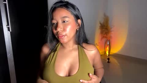 Snapshot of fabianna_laraa chatting on 12/20/25, 03:19 Thianna online show from 12/20/25, 03:19