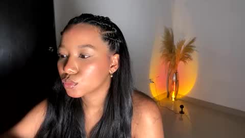 Snapshot of fabianna_laraa chatting on 01/09/26, 05:21 Thianna online show from 01/09/26, 05:21