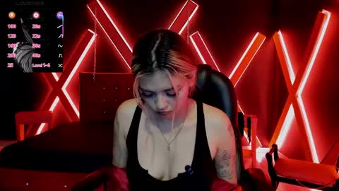 Snapshot of fabzy_fab chatting on 03/30/26, 11:55 fabzy online show from 03/30/26, 11:55