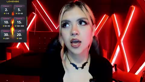 Snapshot of fabzy_fab chatting on 04/19/26, 11:53 fabzy online show from 04/19/26, 11:53