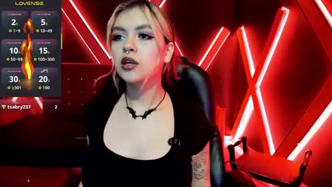 Snapshot of fabzy_fab chatting on 04/20/26, 11:57 fabzy online show from 04/20/26, 11:57