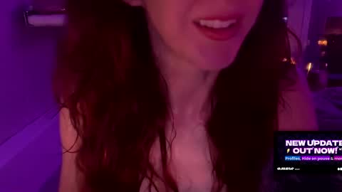 Snapshot of faewildz chatting on 10/27/25, 04:49 Faewildz online show from 10/27/25, 04:49