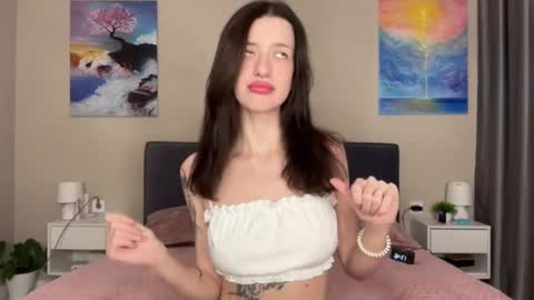 Snapshot of fairy_bloomix chatting on 02/10/25, 01:44 Bloom online show from 02/10/25, 01:44