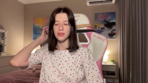 Snapshot of fairy_bloomix chatting on 10/31/25, 03:24 Bloom online show from 10/31/25, 03:24