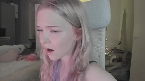 Snapshot of fairy_casey chatting on 02/14/25, 08:05 fairy_casey online show from 02/14/25, 08:05